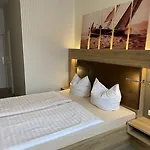 Zum Alten Faehrhaus Guest house