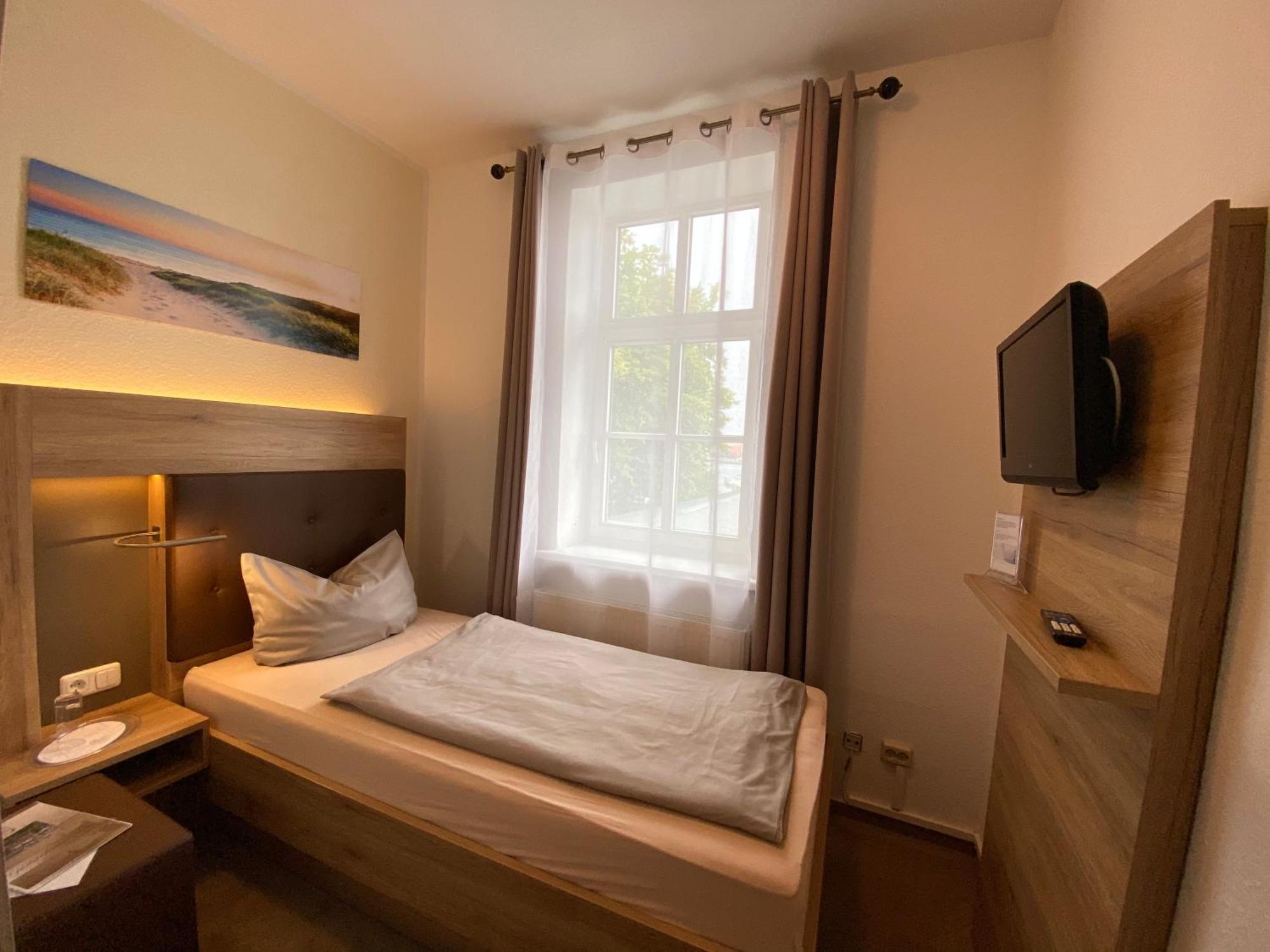 Zum Alten Fährhaus Gasthof 3*